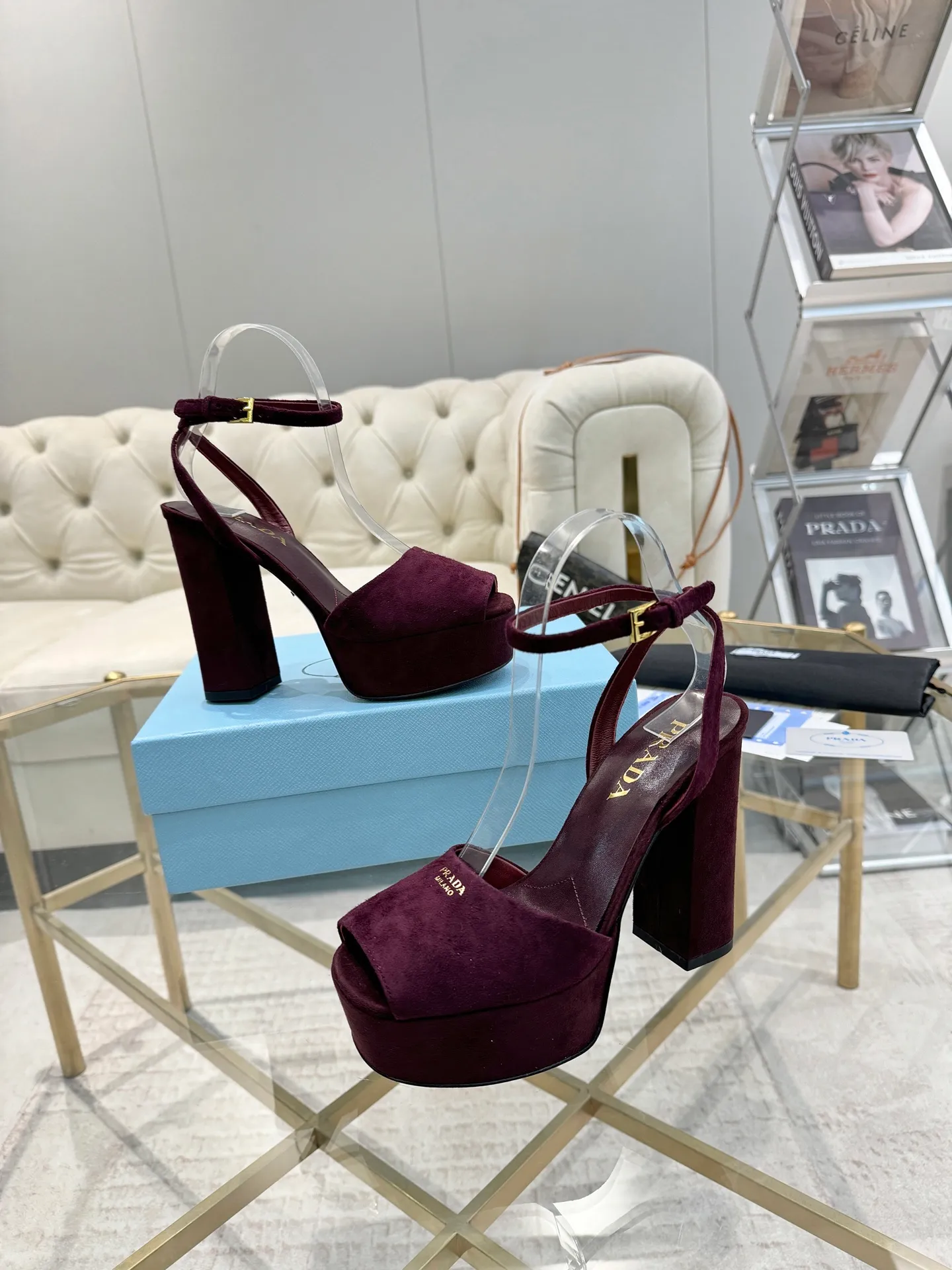 👟👟Ex-factory price 600👟👟 (imitation leather bottom-20) New arrival 👉Ready stock👈Remove the original board and make a 1:1 replica‼ ️The highest version ✅ Prada's early spring catwalk hot style 😘The latest spring style thick square toe water platform series (genuine leather outsole), (simulated leather sole) goddess must-have for super beautiful feet 👉The upper is made of imported original calfskin, soft and textured, lining + foot pads, imported sheepskin lining, breathable and comfortable, private model water platform, heel, water platform 3.5M, heel height 12M Code number 35M-39M (34 40 41 42 43 is custom-made and cannot be returned or exchanged)